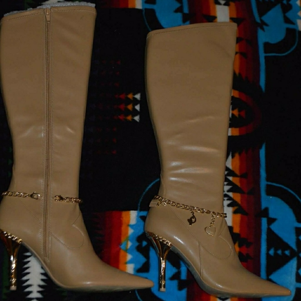 High heeled boots